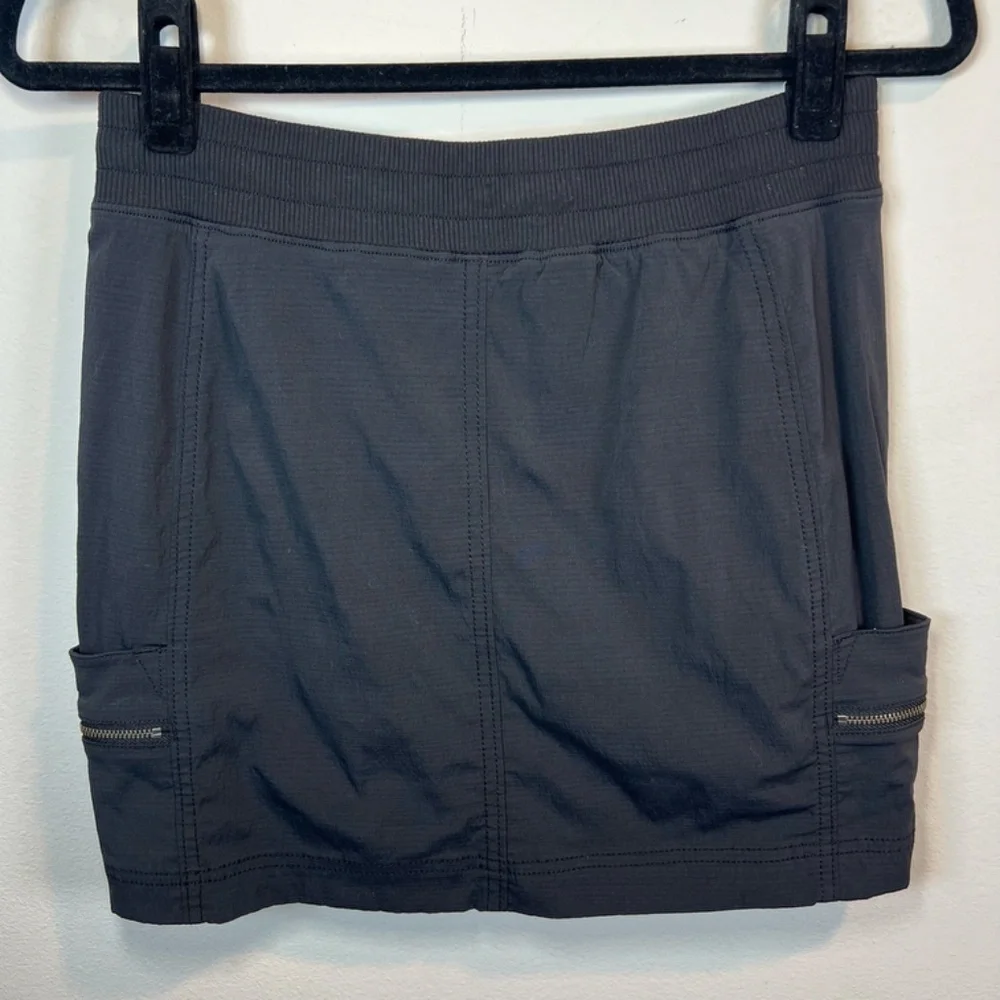 Athleta Trekkie Nylon Cargo Skort Black Pockets Shorts Lined Hiking Golf  Size 6